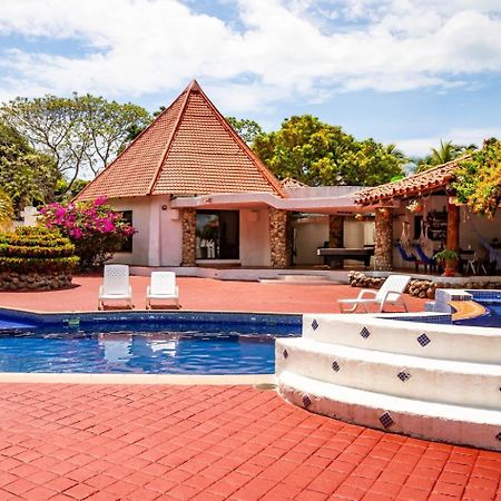 Mia Nueva Gorgona Hotel Bagian luar foto