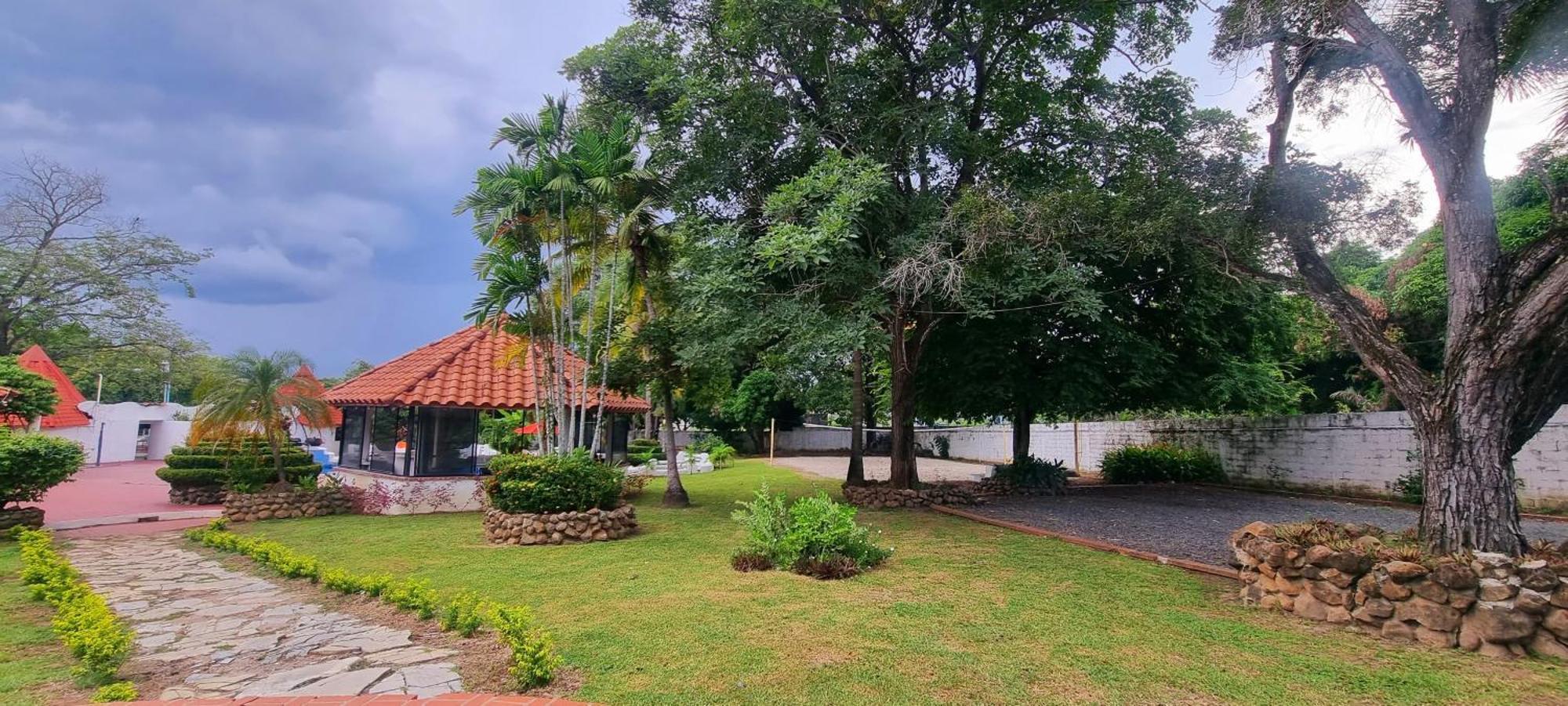 Mia Nueva Gorgona Hotel Bagian luar foto