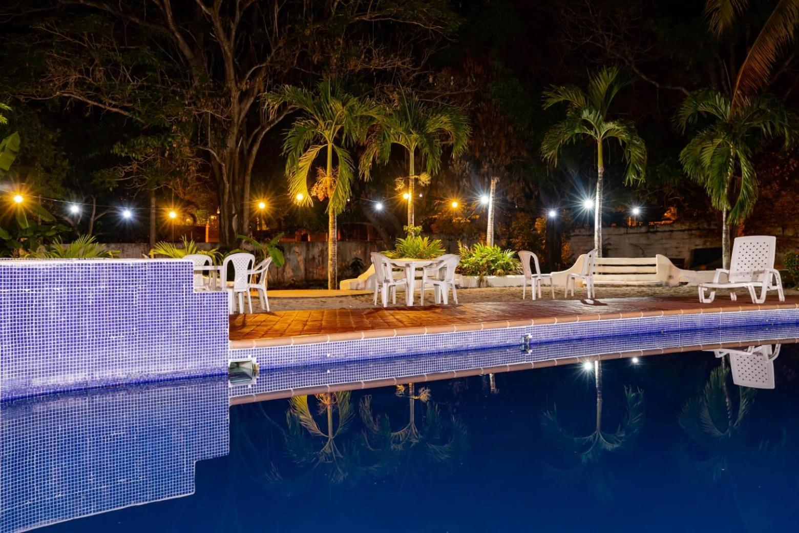 Mia Nueva Gorgona Hotel Bagian luar foto