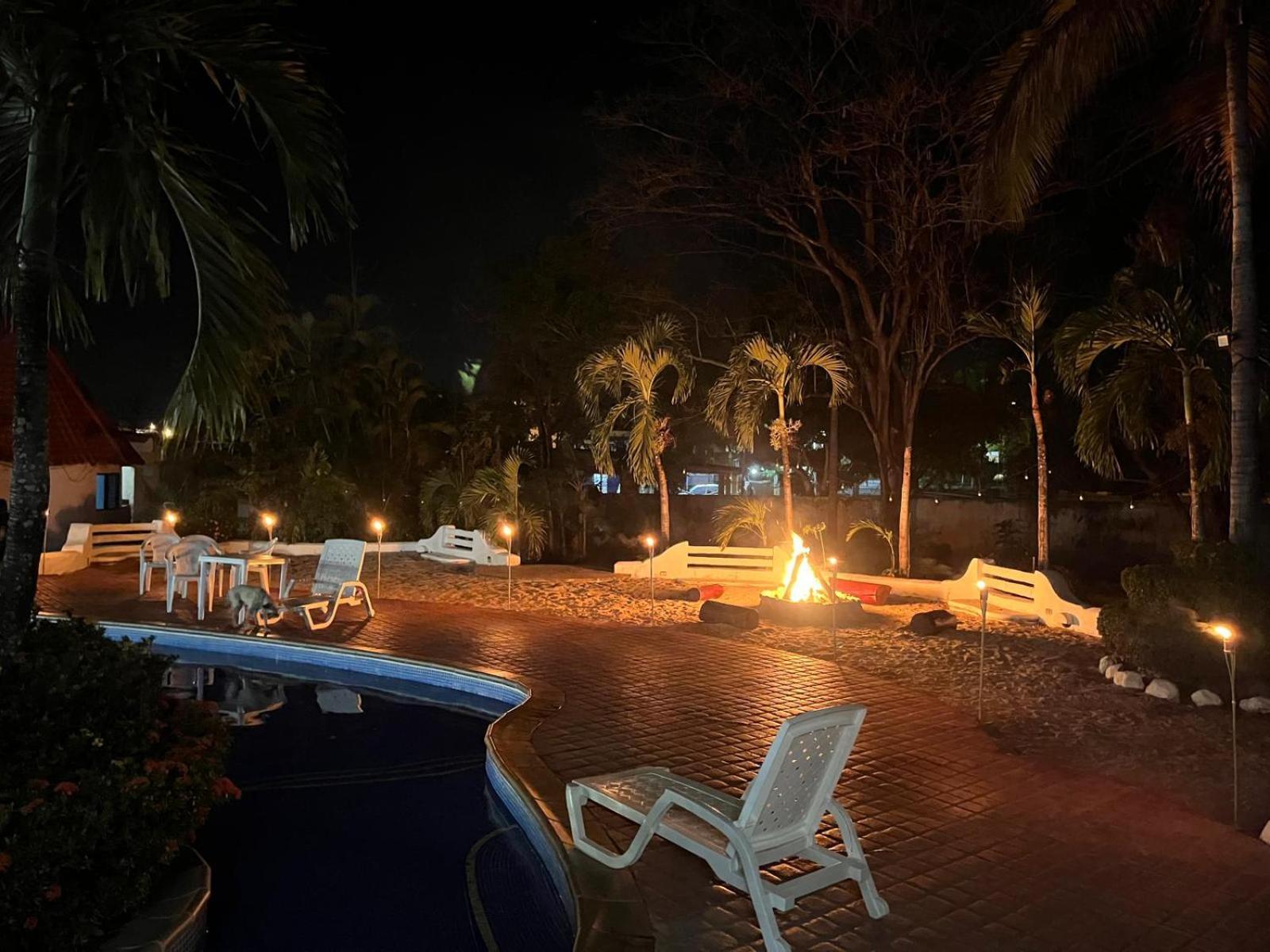 Mia Nueva Gorgona Hotel Bagian luar foto