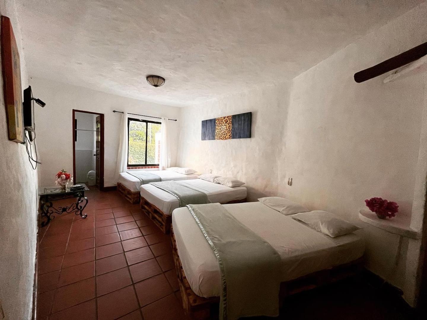 Mia Nueva Gorgona Hotel Ruang foto