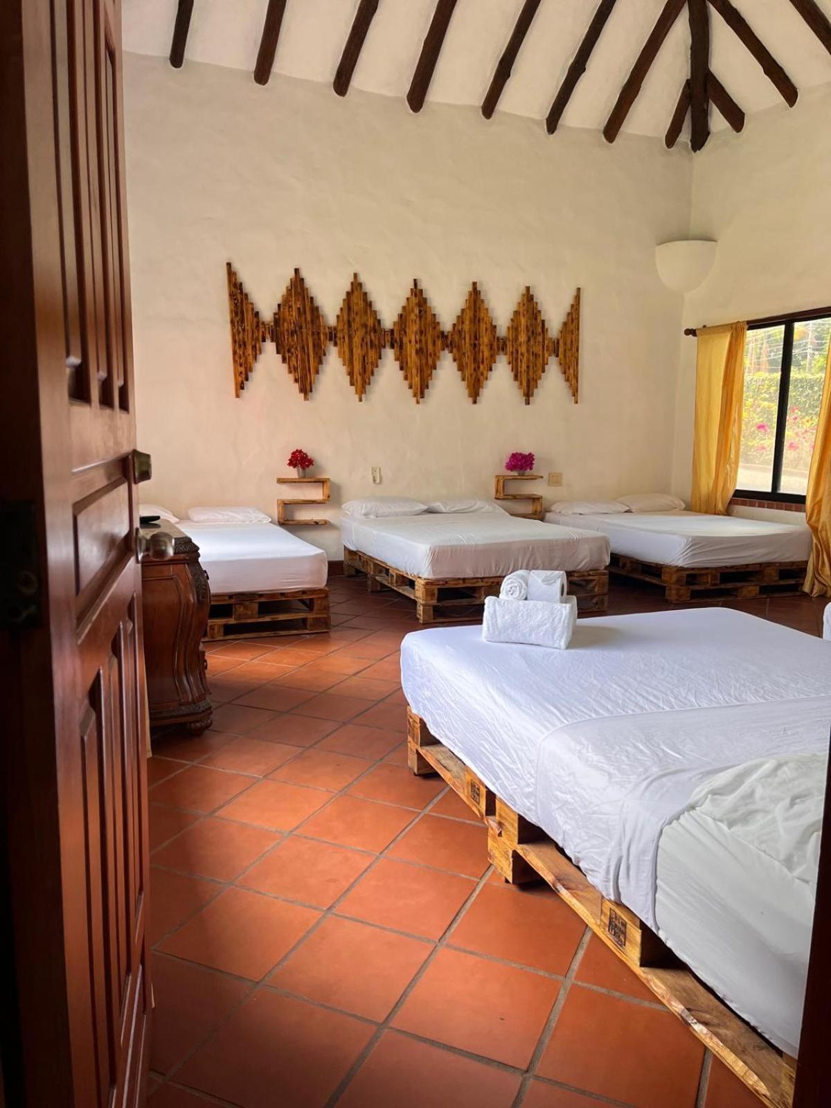 Mia Nueva Gorgona Hotel Ruang foto
